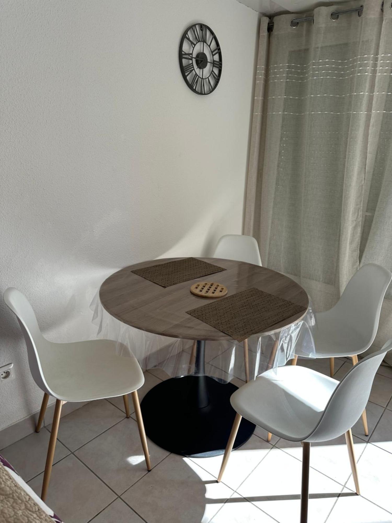 Appartement Proche De La Plage Saint-Pierre-la-Mer  Buitenkant foto