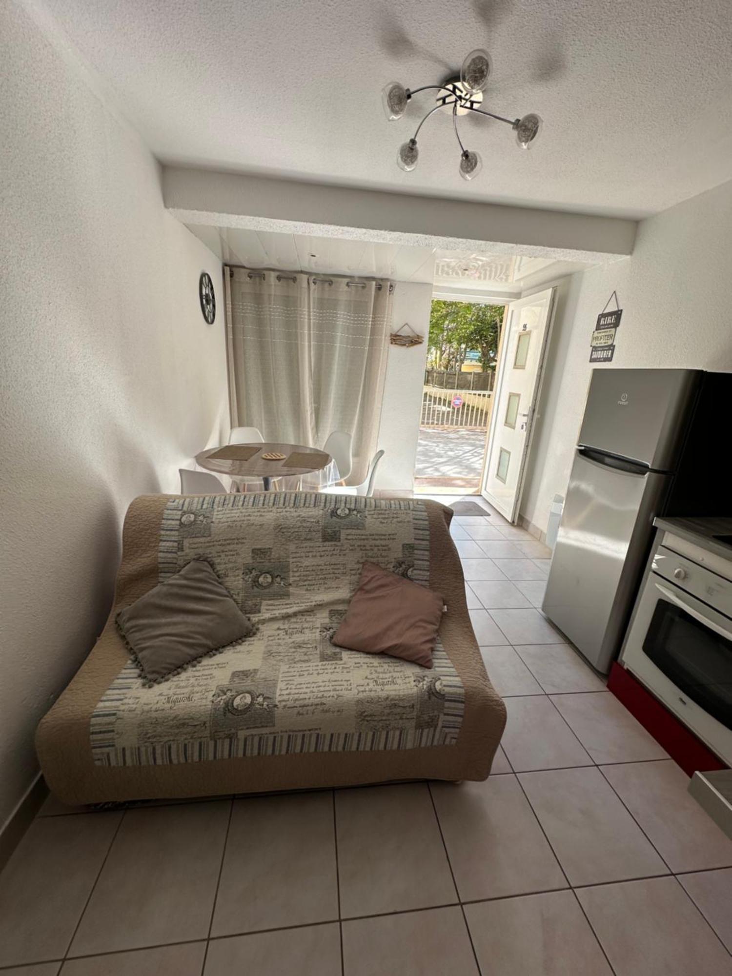 Appartement Proche De La Plage Saint-Pierre-la-Mer  Buitenkant foto